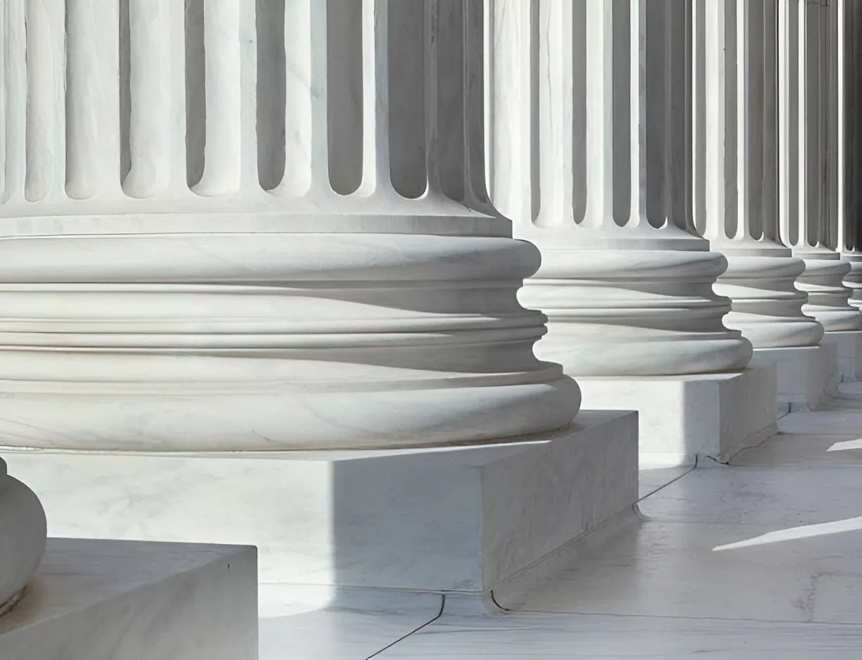 Federal building columns with durable coating systems applied for long-term protection and compliance