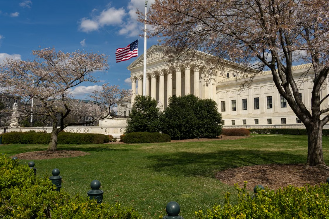 Federal building exterior with a professional facade