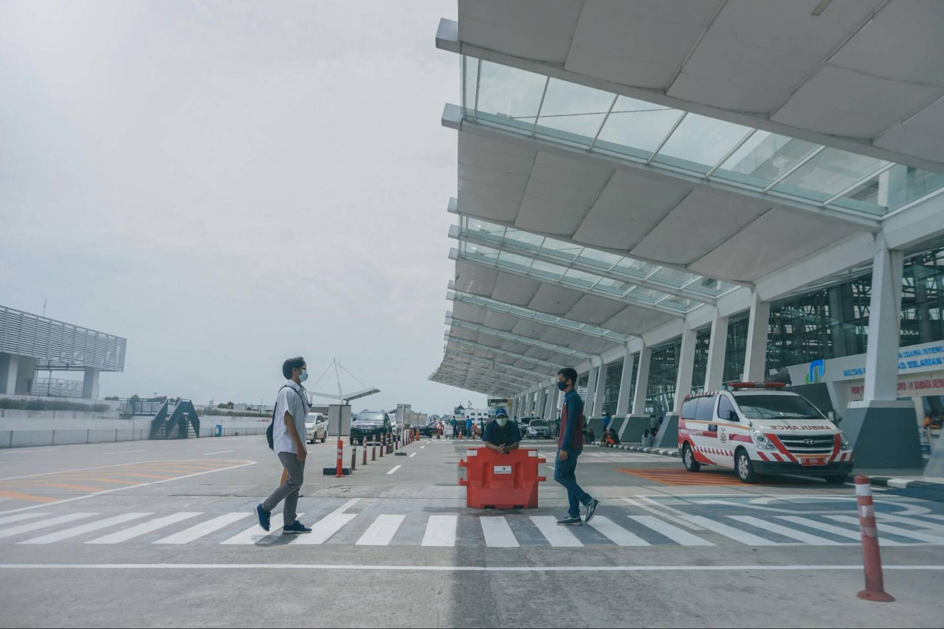 Aircraft hangar floor with durable airport epoxy flooring coating system